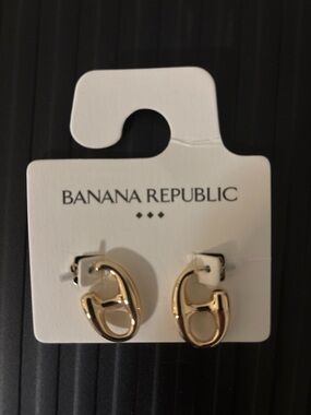 Banana Republic Shiny Gold Link Stud Earrings